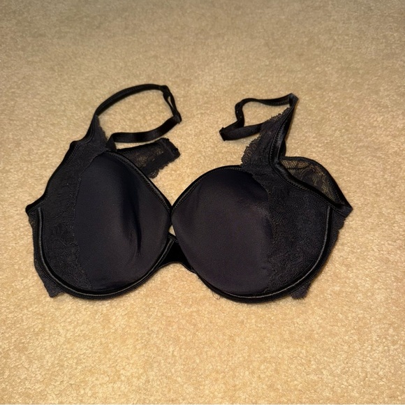 Victoria's Secret - Black Lace Bra - 36C - Picture 1 of 3